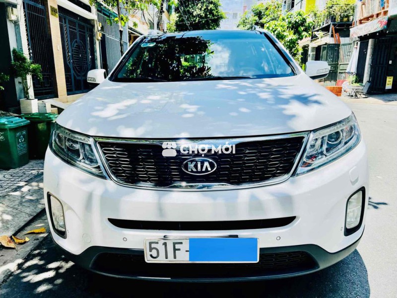 Kia Sorento cuối 2015, bản full option, màu trắng