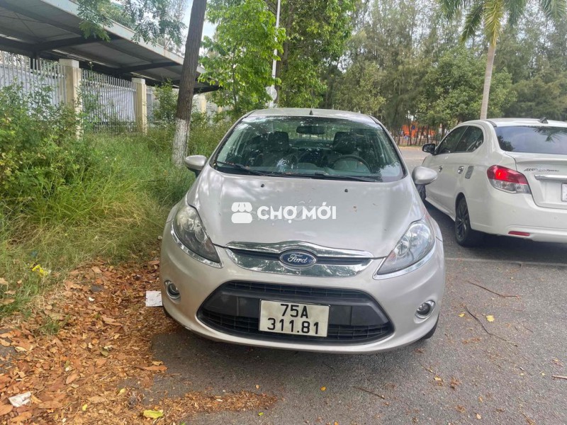 Ford Fiesta 2013 1.6 AT Sedan - 80000 km