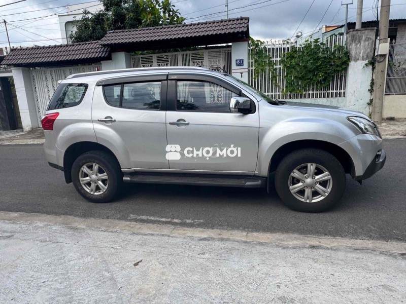 Isuzu Mu -X máy 2.5 xe nhập máy dầu xe đẹp lắm