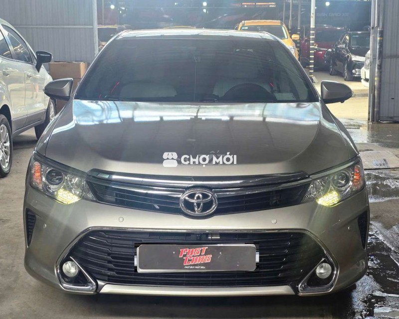 Toyota Camry 2016 2.0E, màu vàng cát,xe đẹp