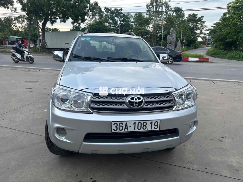 Toyota Fortuner 2009 2.7V - 200000 km