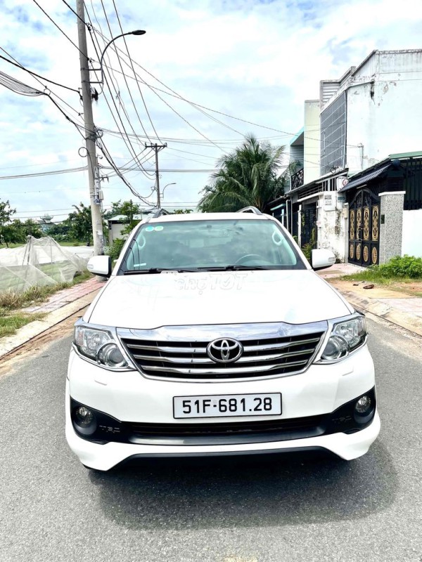 BÁN FOTUNER PHIEN BẢN TRD TỰ ĐỘNG , XĂNG , 2 CẦU