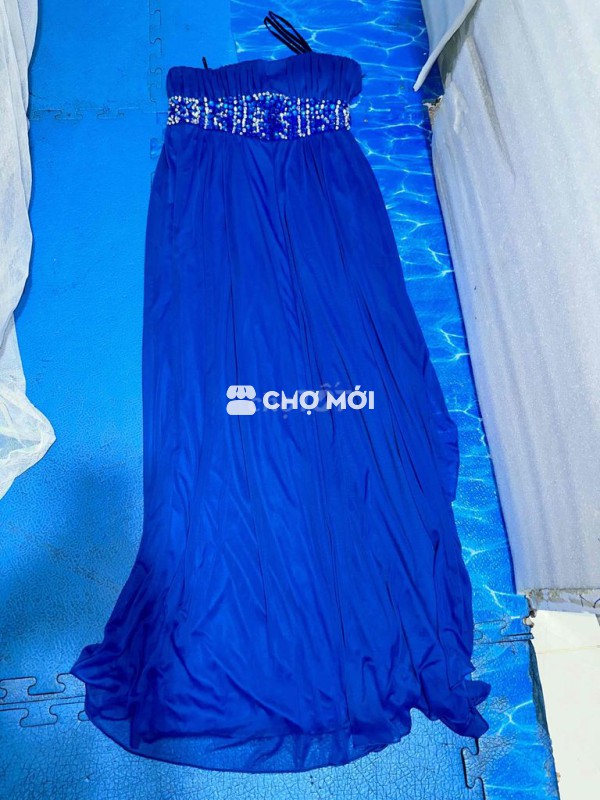 Đầm xanh dài