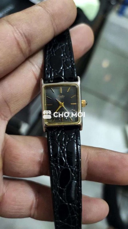 Đồng hồ Casio nữ dây da đen dáng tank solo