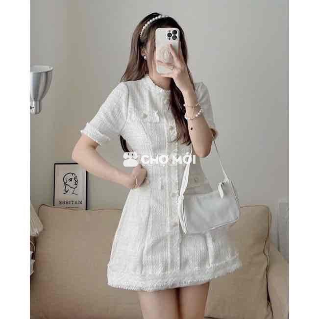 Đầm dạ tua rua trắng