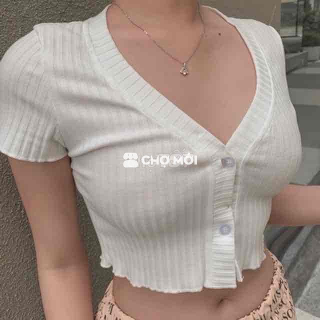 Áo gài nút hở rốn
