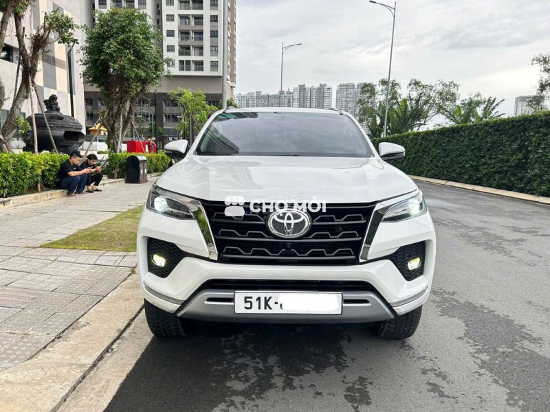 Toyota Fortuner 2.7V 4x4 2024 Đi 18.000km Zin 100%