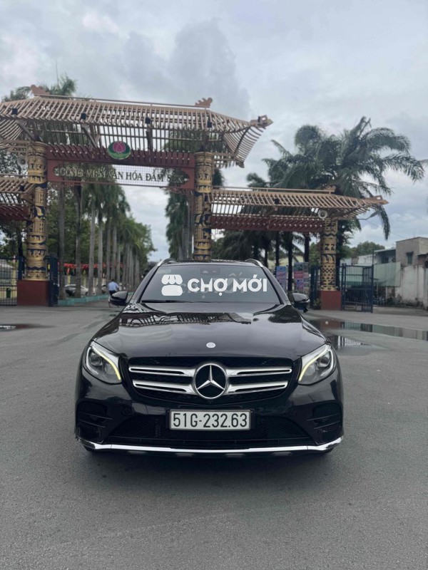 Mercedes Benz GLC 2017 300 4MATIC - 60000 km
