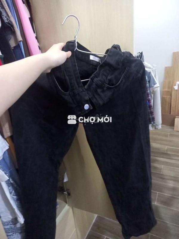 Quần jean nữ đen chất liệu jean