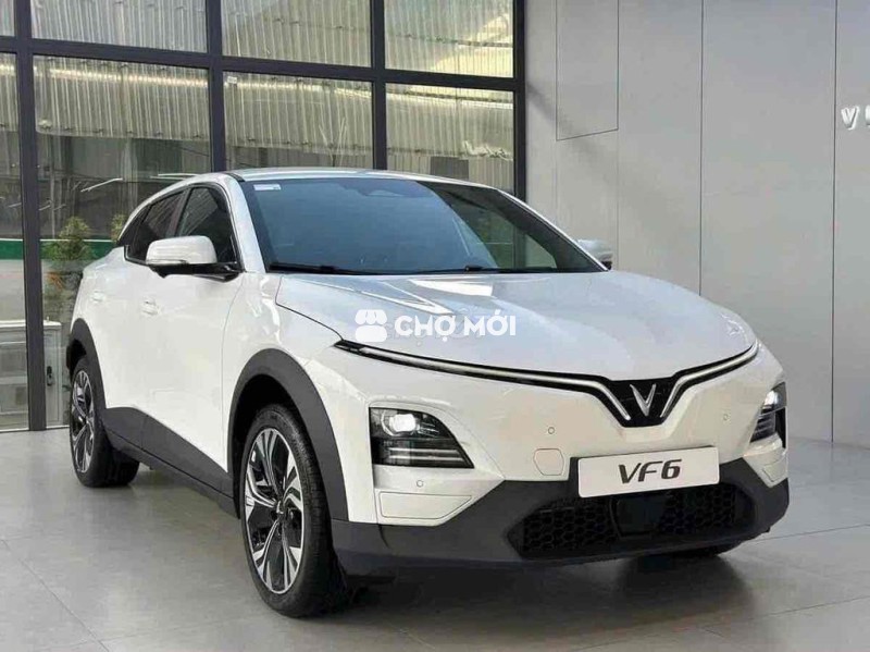 VF6 plus trắng chưa cắt option + hỗ trợ platform