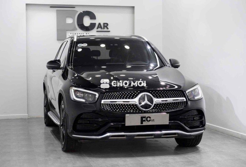 Mercedes GLC 300 4Matic model 2020 bản FL màu Đen