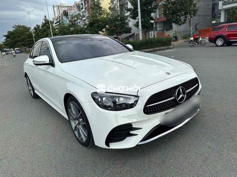 Mercedes Benz E Class 2021 E300 AMG - 35000 km
