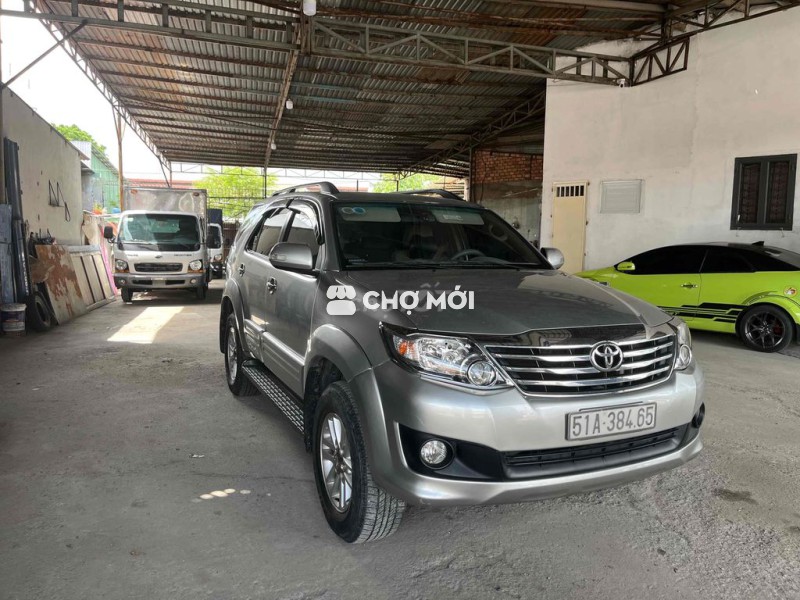 Toyota Fortuner 2012 2.7V 4x2 AT - 174000 km