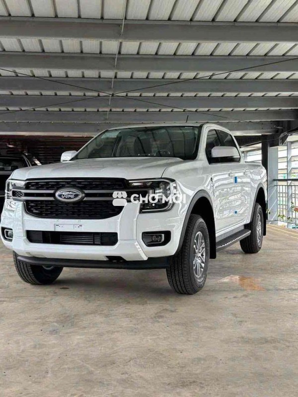 Ford Ranger 2025 nhận xe chỉ từ 180 triệu
