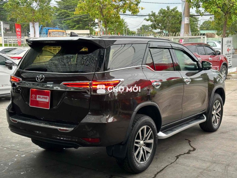 Toyota Fortuner tự động 2017 máy xăng 2 cầu xe zin
