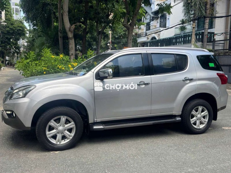 ISUZU MU X 7 CHỖ DẦU SIÊU TIẾT KIỆM SIÊU ĐẸP