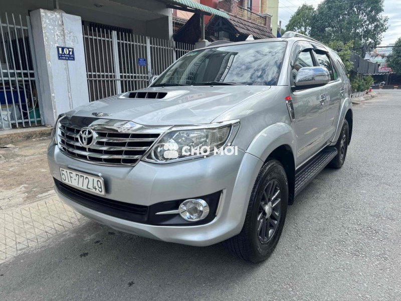 Toyota Fortuner 2016 2.4G 4x2 MT - 100000 km