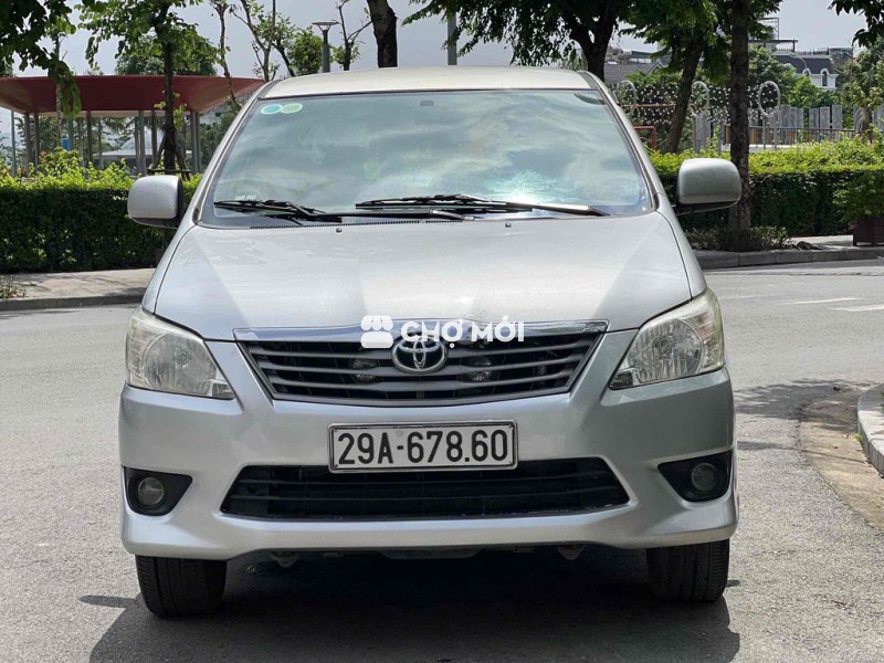 Toyota Innova 2013 2.0E - 170000 km