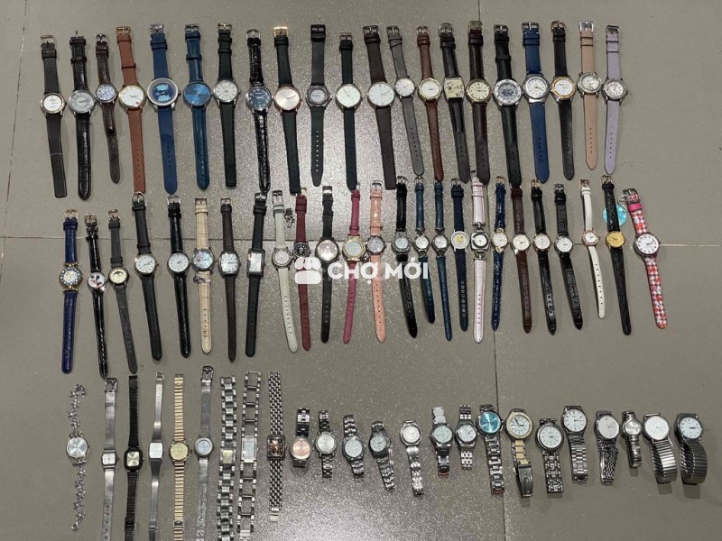 Nguyên kiện 70 chiếc đồng hồ