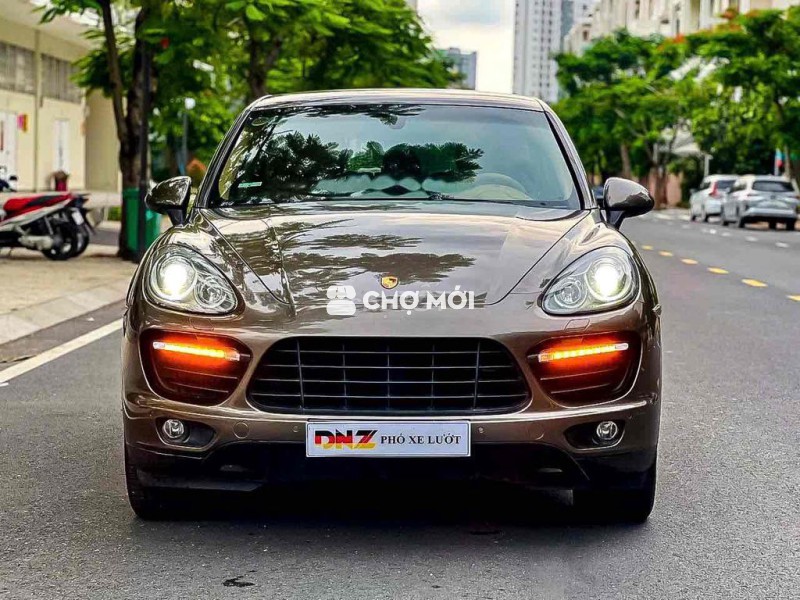 Porsche Cayenne model 2014