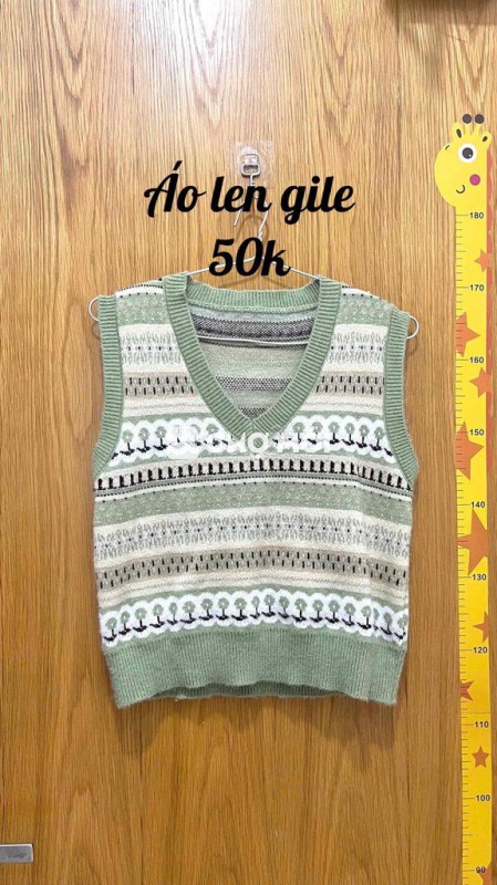 Áo và Chân váy nữ