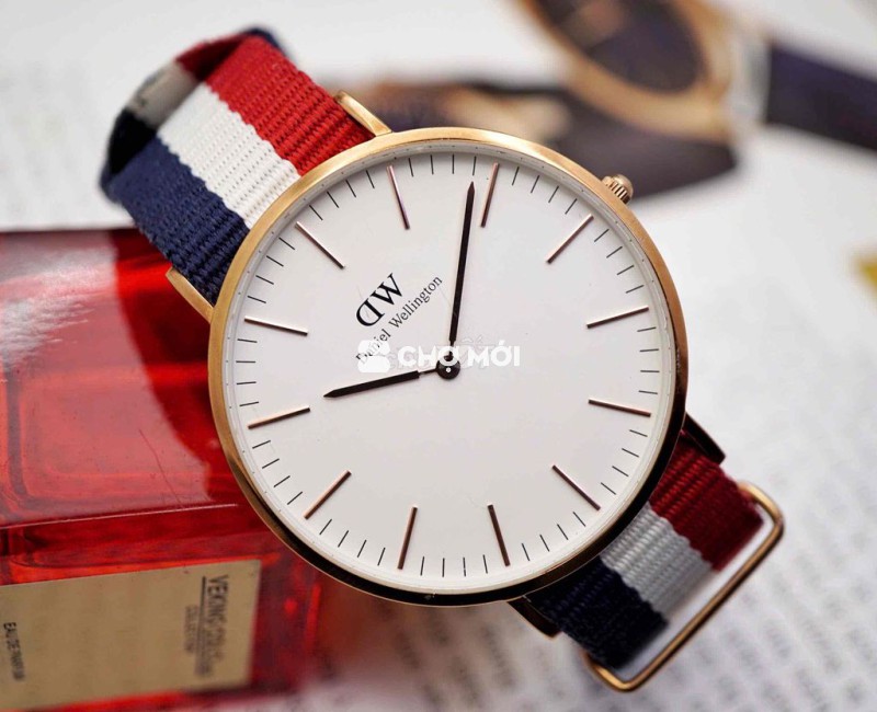 Đồng Hồ Daniel Wellington Classic Chính Hãng