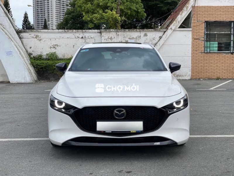 Mazda 3 1.5L Sport Premium 2022 hatchback, trắng.
