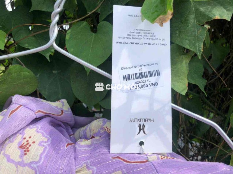 đầm hàng hiệu được tặng chưa mặc lần nào