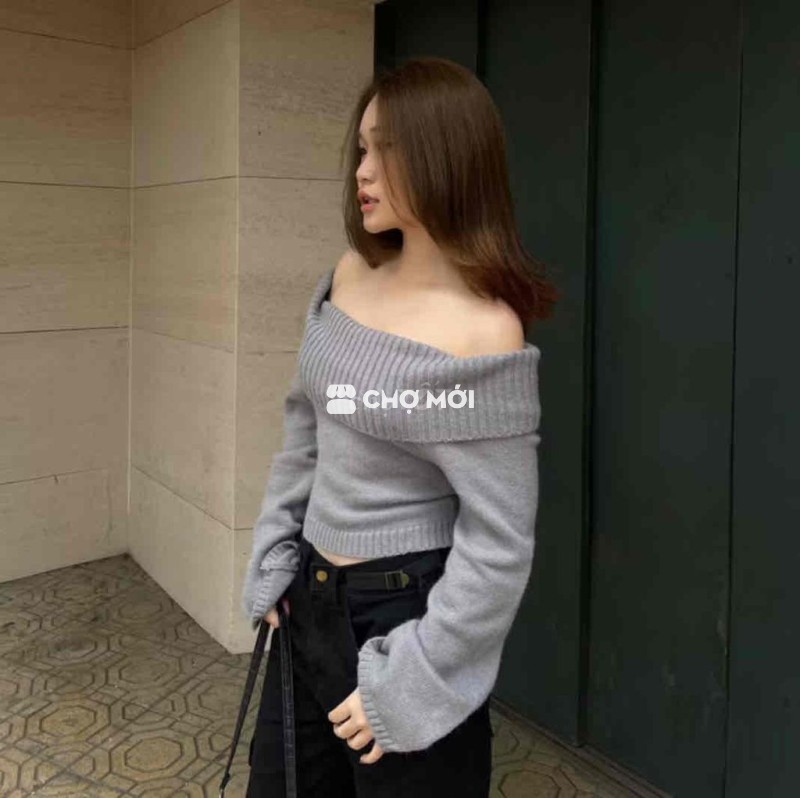 Áo len trễ vai