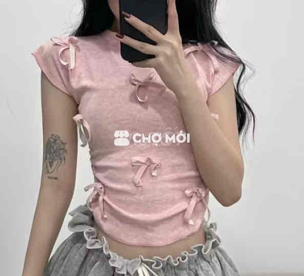 Áo thun ôm nơ tay ngắn
