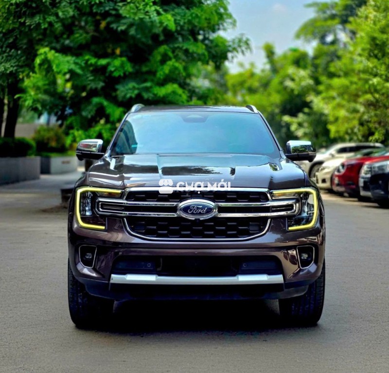 Ford Everest 2.0Titanium 4x2 sx 2022 model 2023