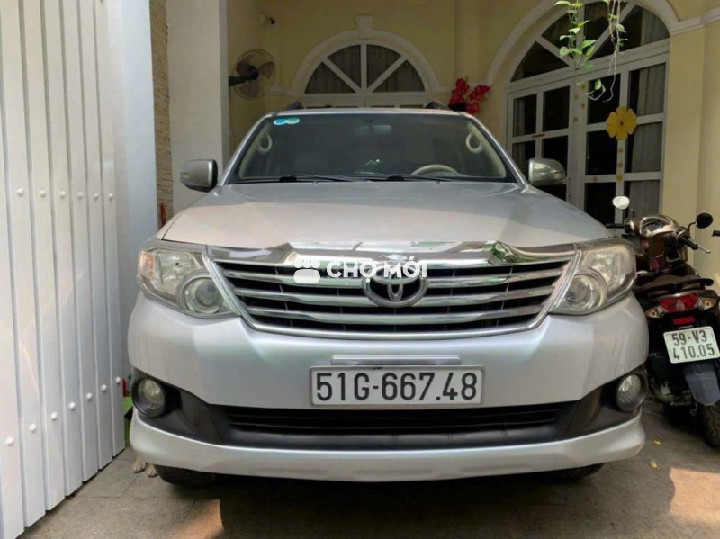 Gia đình cần bán xe Toyota Fortuner bản V cao cấp