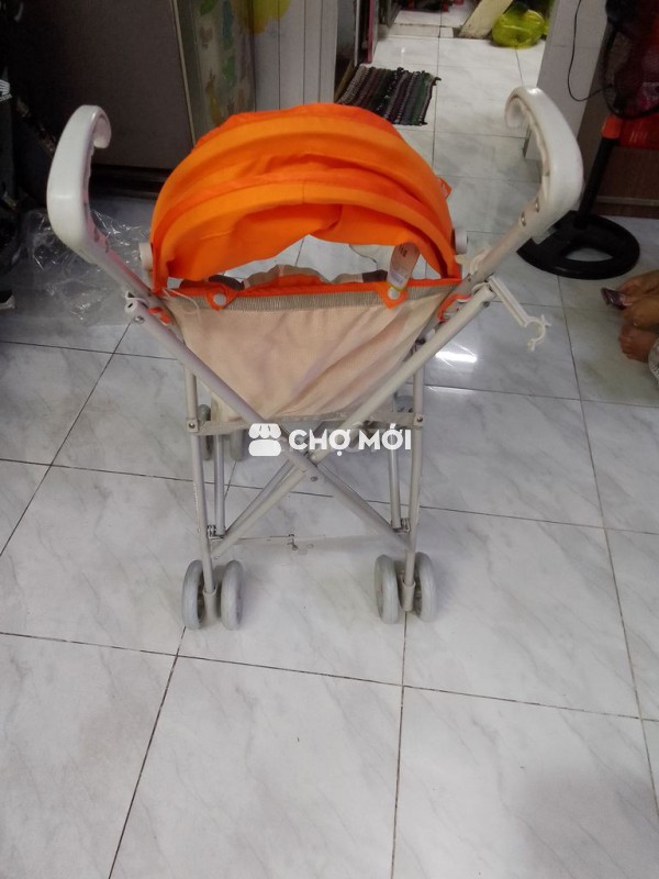 Cần bán xe đẩy em bé