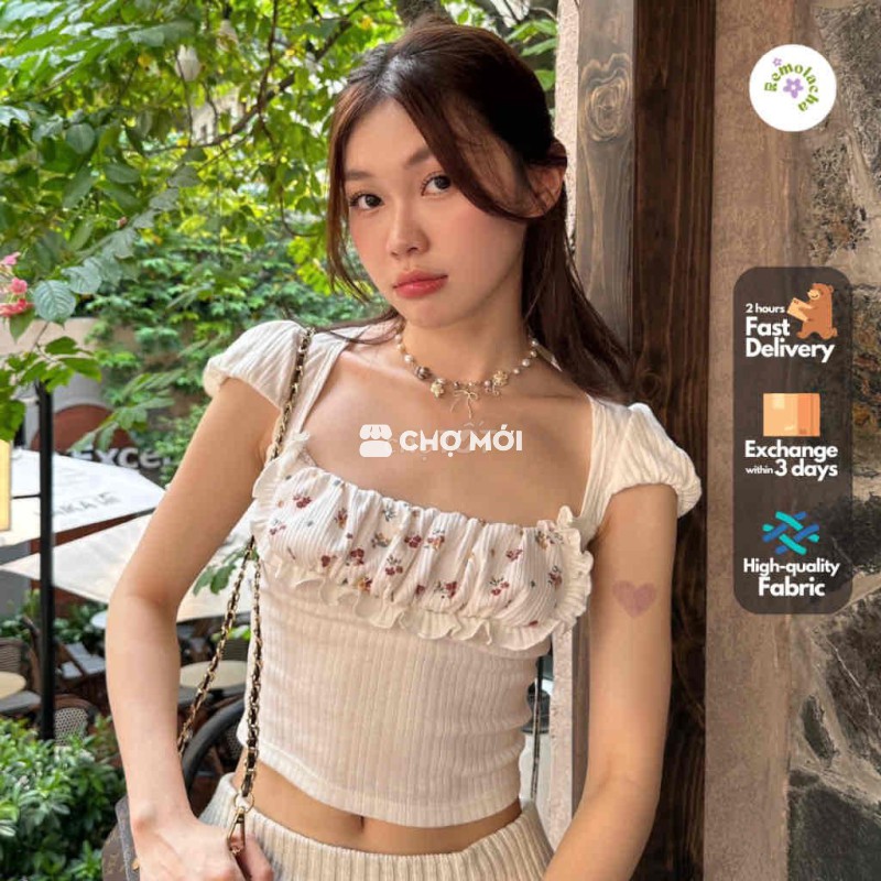 Áo croptop hoa nhí trắng kem