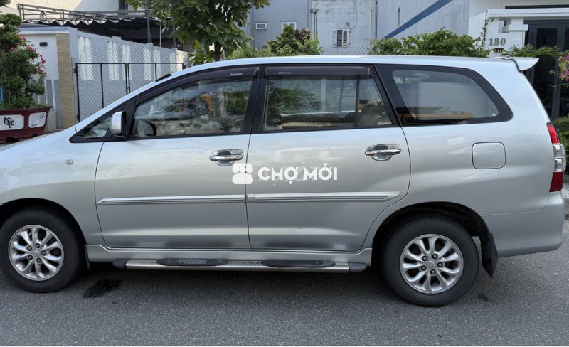 Toyota Innova 2014 2.0E - 90000 km