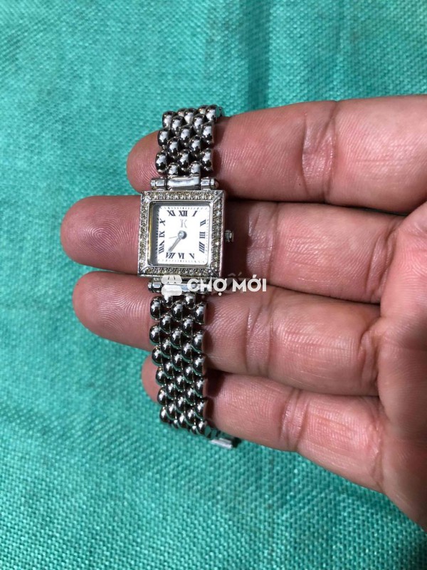 đồng hồ nữ yukiko đính đá còn sáng đẹp ko tra