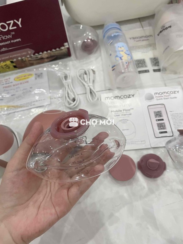 Máy hút sữa rảnh tay momcozy m9 mới 98% CÀ MAU