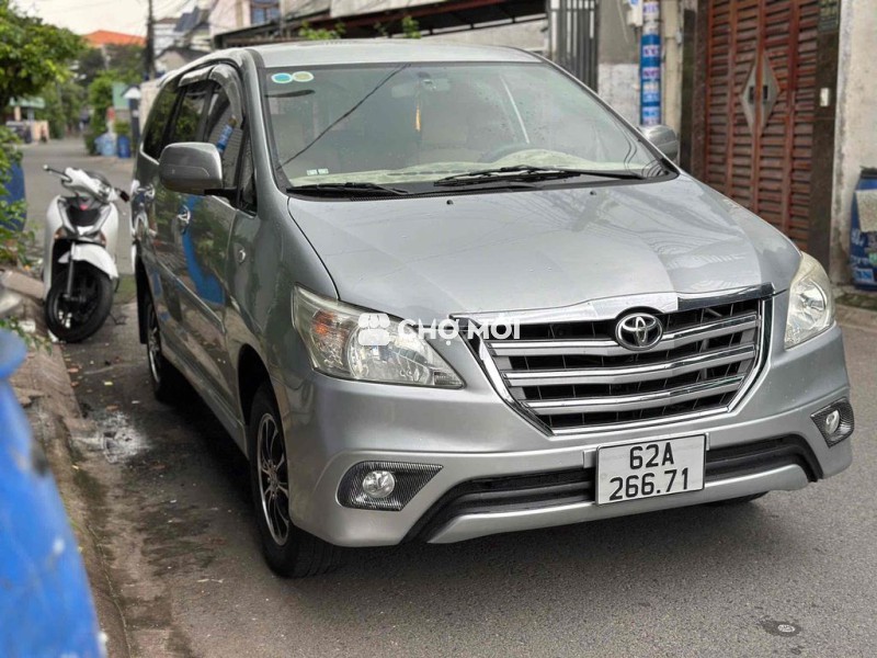 Toyota Innova 2014 E - 11000 km