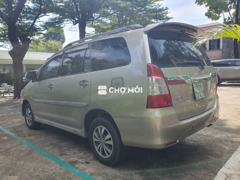 Toyota Innova 2016 2.0E - 110000 km
