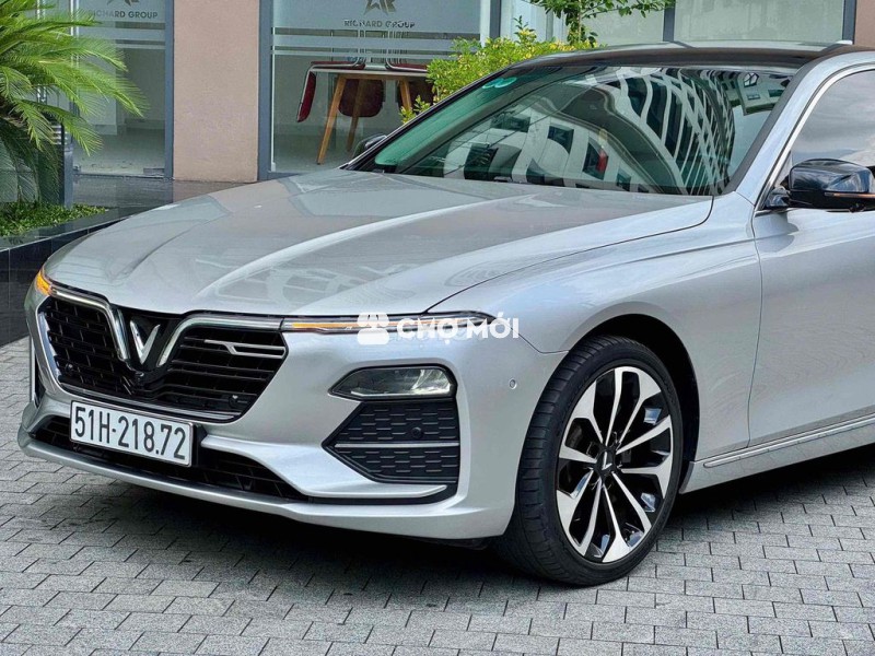 VinFast Lux A2.0 2019 Premium 2.0 AT - 65000 km