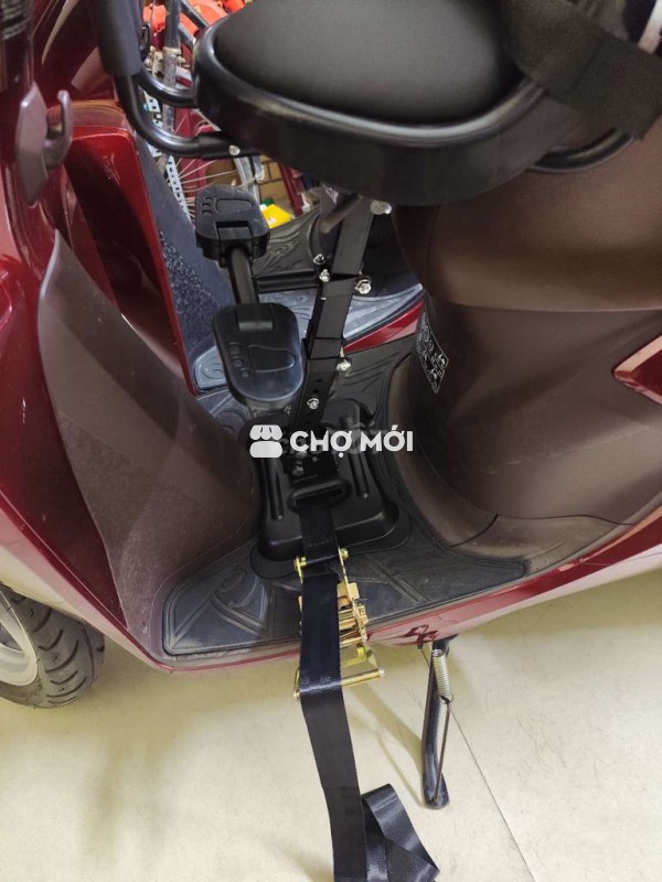 Ghế ngồi cho bé phù hợp xe có sàn như ảnh