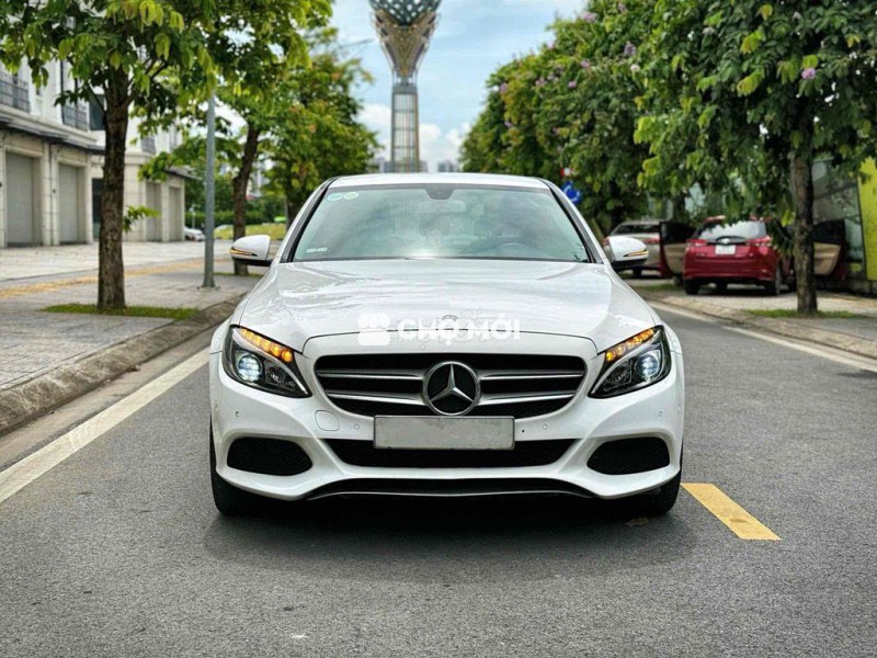 Mercedes Benz C Class 2015 C200 - 90000 km