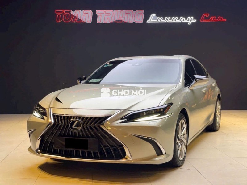 Lexus ES 2022 250 - 1900 km
