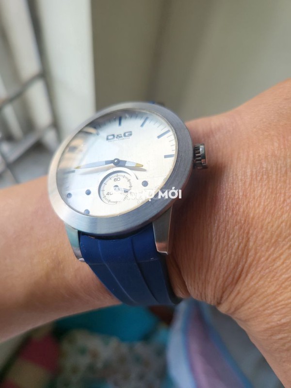 Đồng hồ D&G kim rốn size 42 quartz rất đẹp.