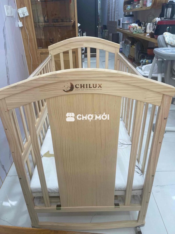 Cũi gỗ Chilux 6 chế độ; ghế ăn dặm Joie