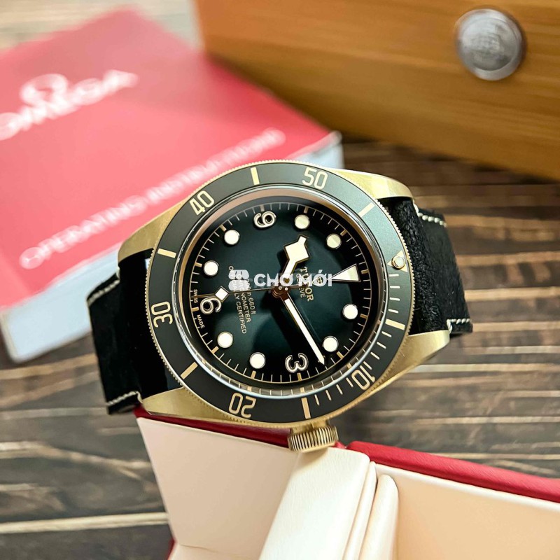 TUDOR BLACK BAY BRONZE M79250BA-0001 NEW 100%