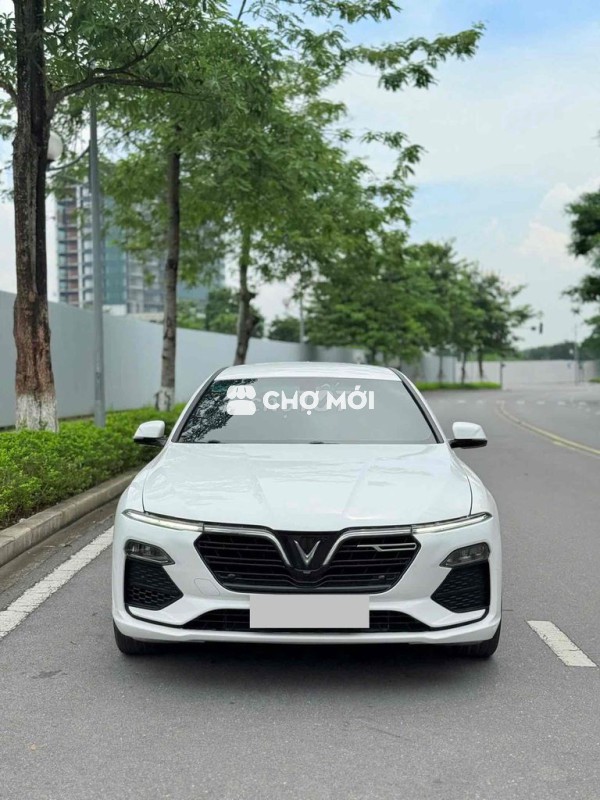 VinFast Lux A2.0 2019 2.0 AT - 39000 km