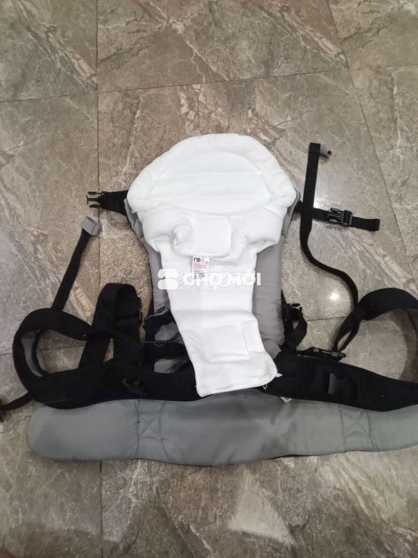 Địu em bé mothercare