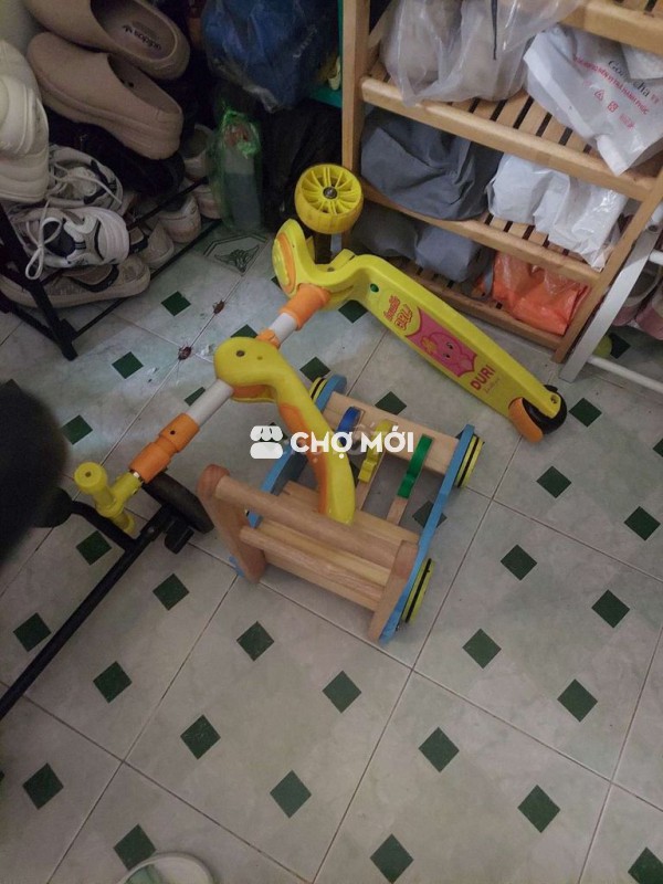 Xe tập đi cho bé