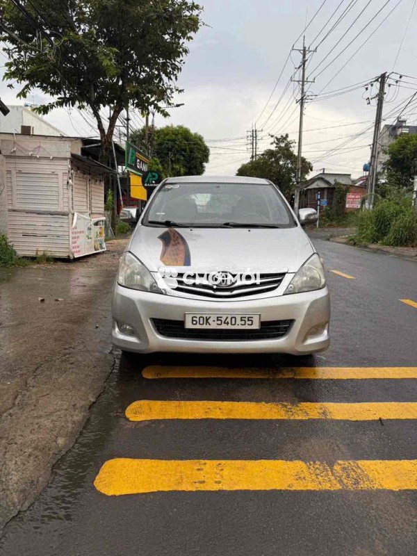 Toyota Innova 2008 J - 12345 km